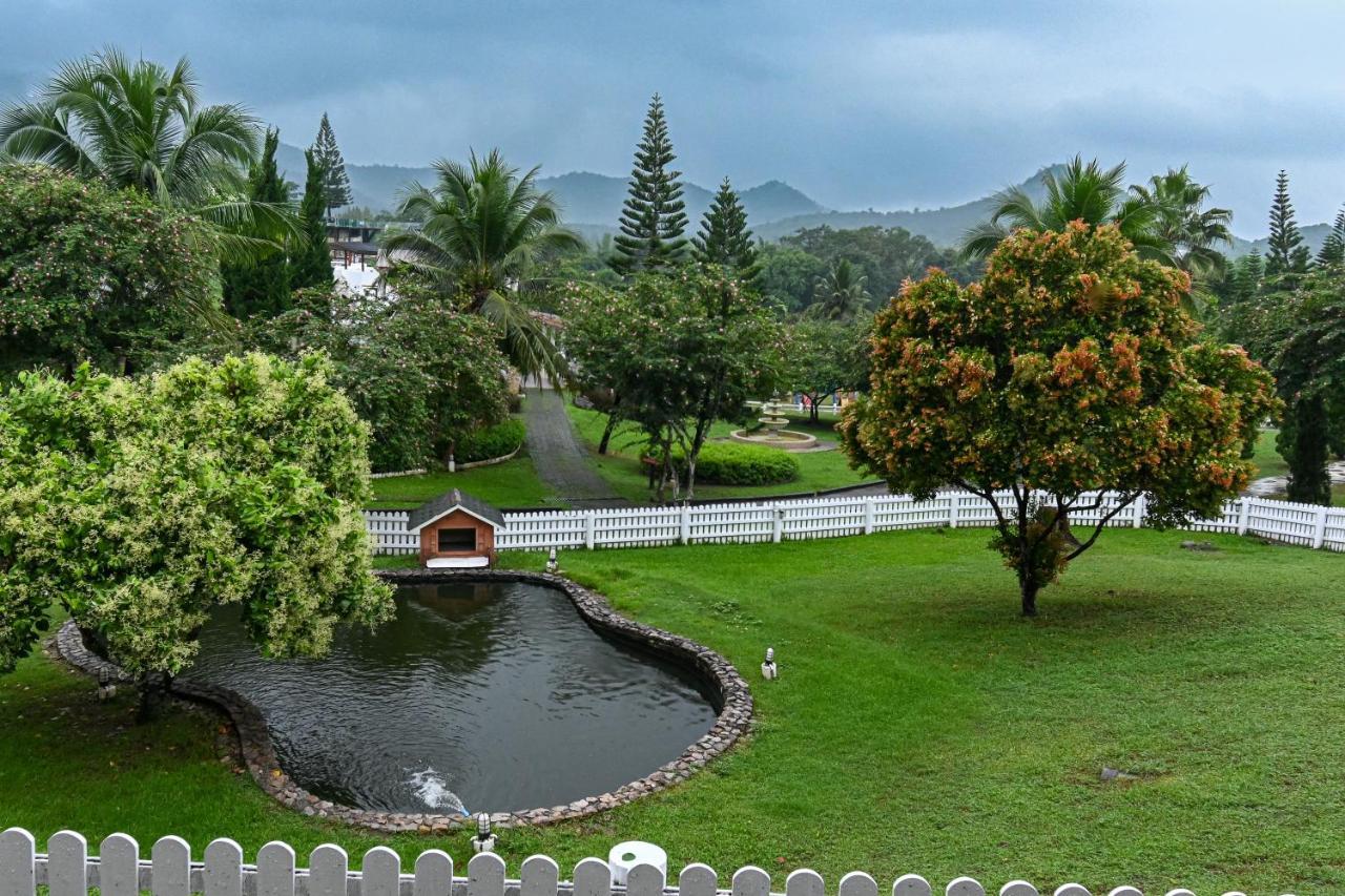 Swiss Valley Hip Resort Suan Phueng Exterior photo