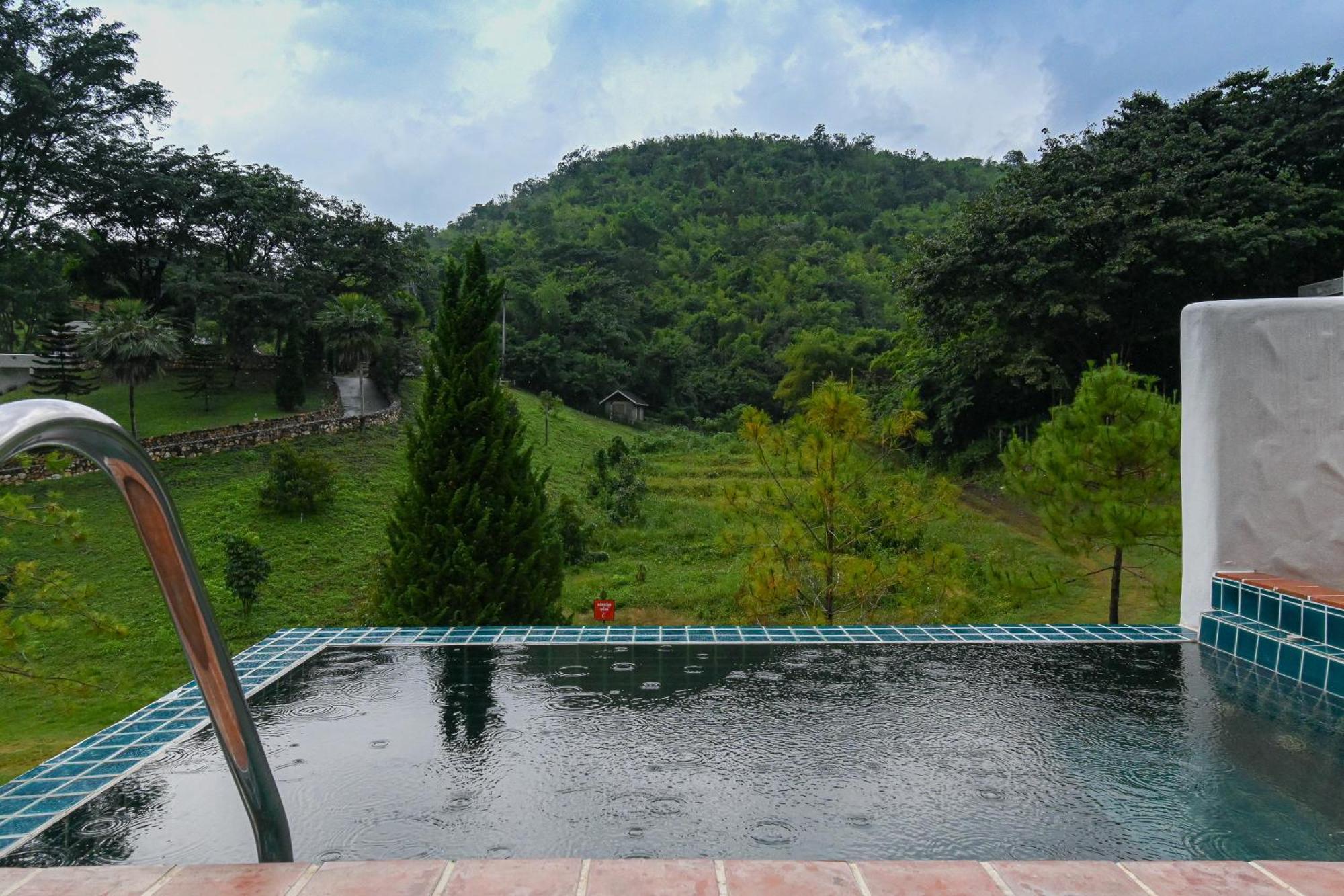 Swiss Valley Hip Resort Suan Phueng Room photo